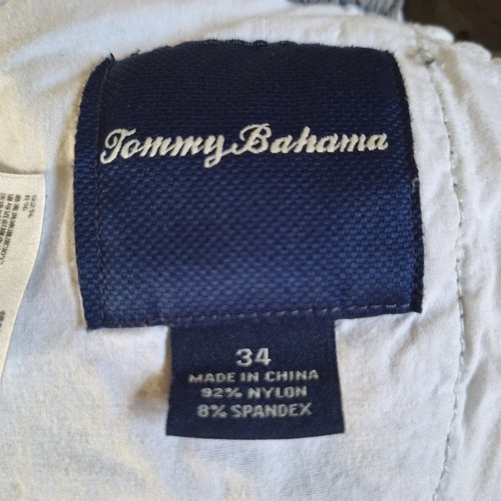 Tommy Bahama Mens Gray Textured Golf Shorts. Size 34